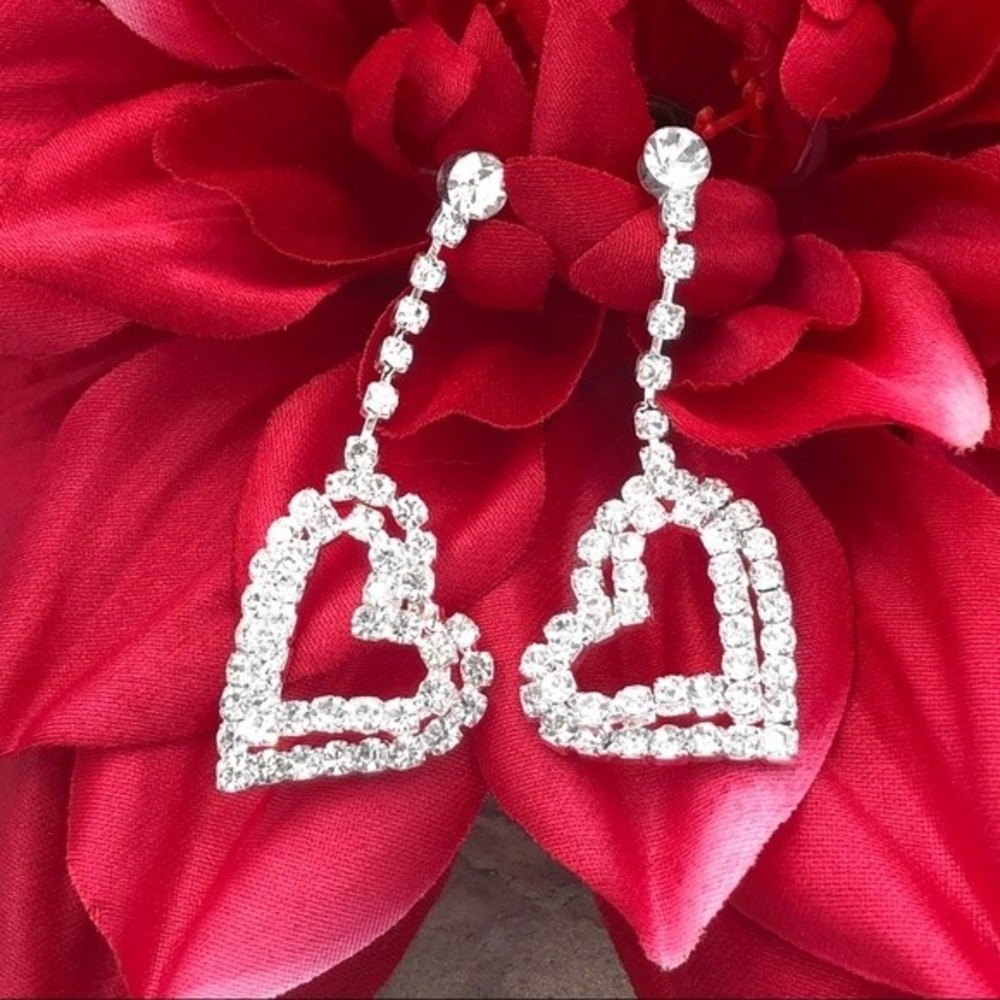 🌼 Rhinestone Dangle Silver Heart Earrings